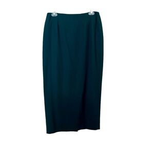 ELLEN TRACY LADYS KNEE LENTH SKIRT SIZE 10 THE LENGTH IS 36 INCHS LONG.